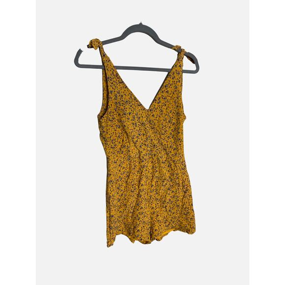 Urban Outfitters Floral Romper - Picture 1 of 8